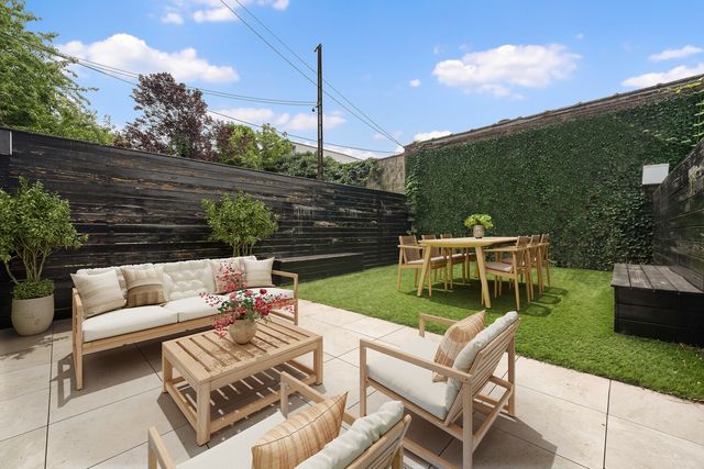28 HUNTINGTON Street, New York City, NY 11231