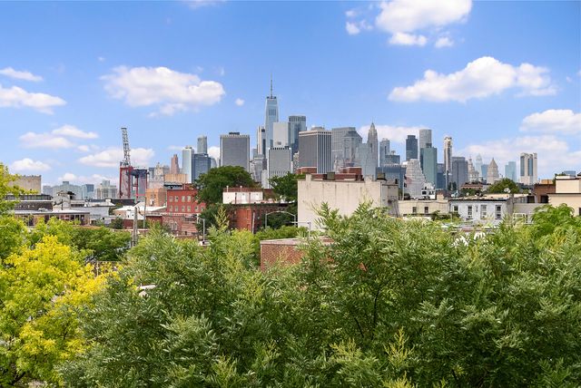 28 HUNTINGTON Street, New York City, NY 11231