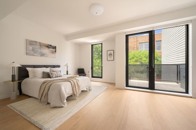 28 HUNTINGTON Street, New York City, NY 11231