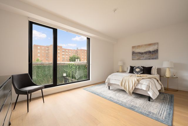 28 HUNTINGTON Street, New York City, NY 11231