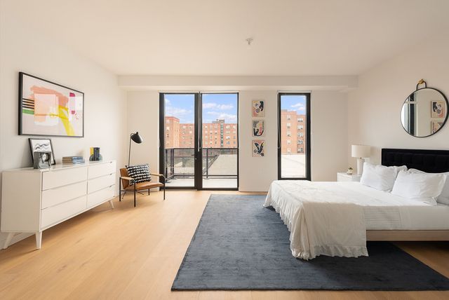 28 HUNTINGTON Street, New York City, NY 11231