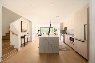 28 HUNTINGTON Street, New York City, NY 11231
