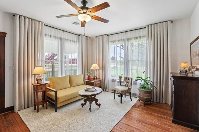 117 N Main ST, Paige, TX 78659