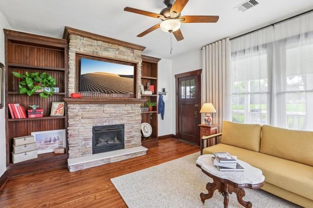 117 N Main ST, Paige, TX 78659
