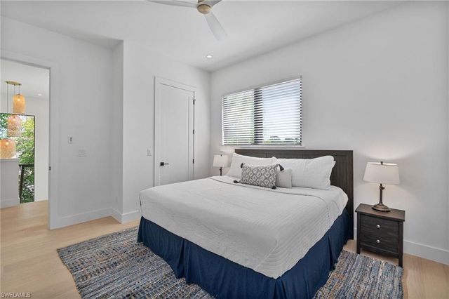 803 96th AVE N, Naples, FL 34108