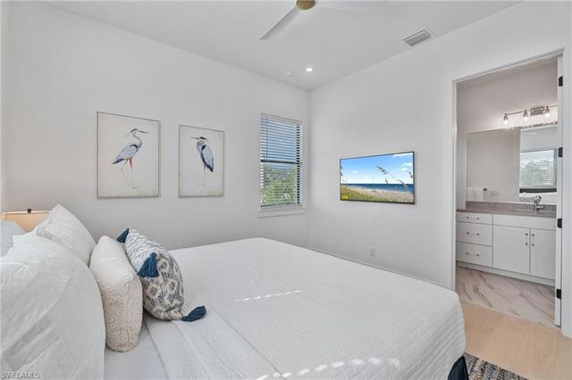 803 96th AVE N, Naples, FL 34108