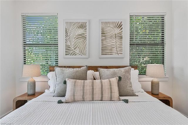 803 96th AVE N, Naples, FL 34108