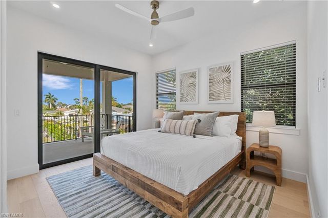 803 96th AVE N, Naples, FL 34108