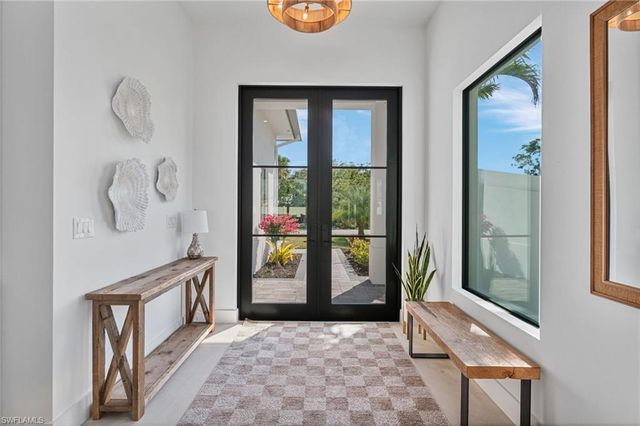 803 96th AVE N, Naples, FL 34108