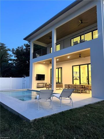 803 96th AVE N, Naples, FL 34108