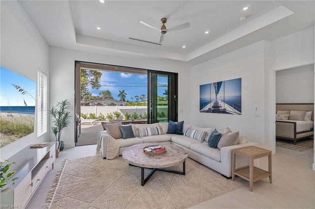 803 96th AVE N, Naples, FL 34108