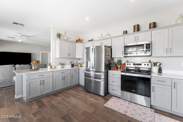 6313 N MARIGOLD Avenue, Casa Grande, AZ 85194