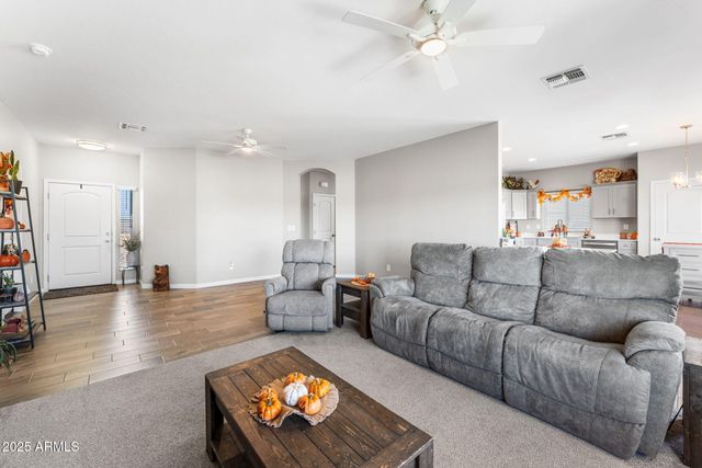 6313 N MARIGOLD Avenue, Casa Grande, AZ 85194