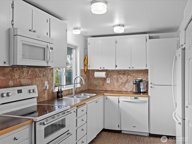 6200 84th Place NE, Marysville, WA 98270