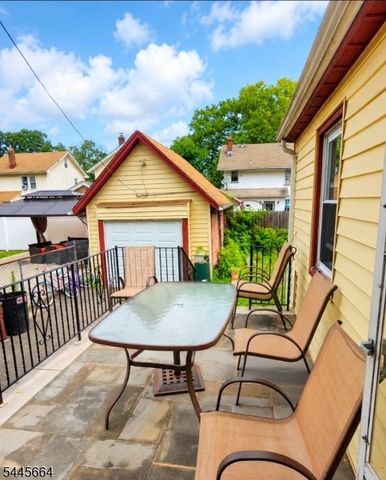 39 Hollywood Ave, Hillside Twp., NJ 07205