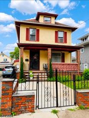 39 Hollywood Ave, Hillside Twp., NJ 07205