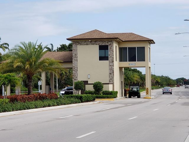 151 SW 134TH Way 203N, Pembroke Pines, FL 33027