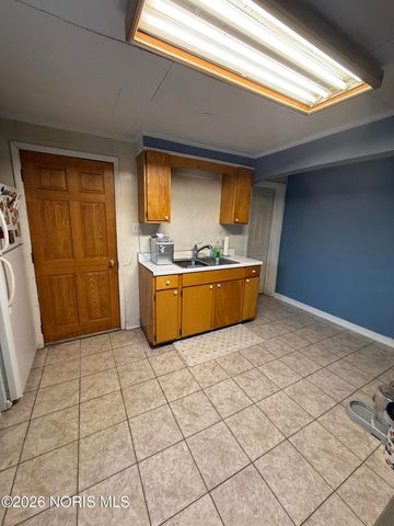 1648 Travis Drive, Toledo, OH 43612