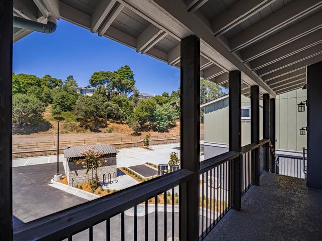 101 Aptos Village Way 4, Aptos, CA 95003