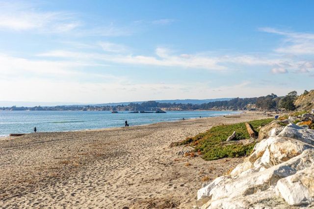 101 Aptos Village Way 4, Aptos, CA 95003