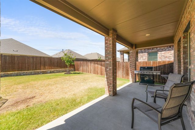 10608 Plumlee Lane, Aubrey, TX 76227