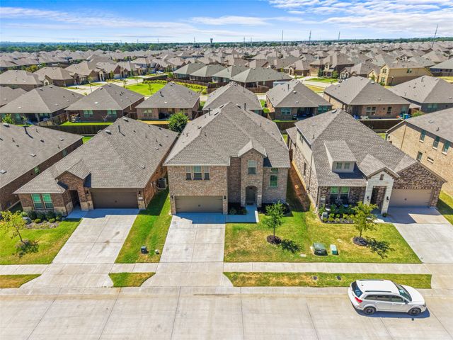 10608 Plumlee Lane, Aubrey, TX 76227