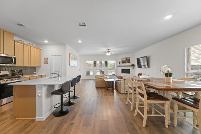 10608 Plumlee Lane, Aubrey, TX 76227