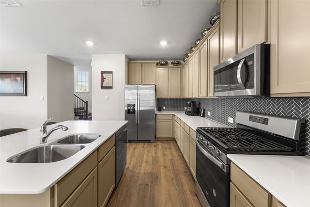 10608 Plumlee Lane, Aubrey, TX 76227
