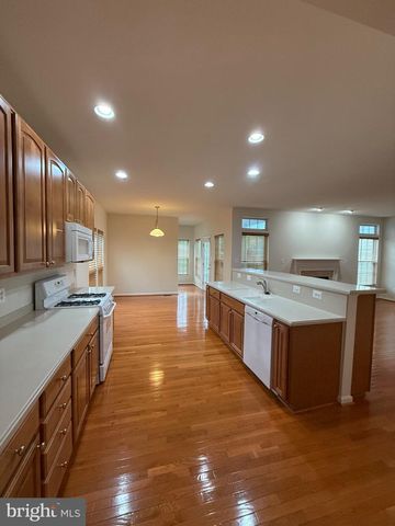 1113 WALKER DR, Fredericksburg, VA 22401