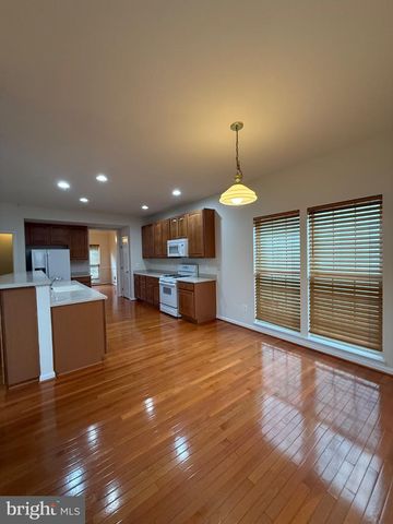 1113 WALKER DR, Fredericksburg, VA 22401