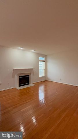 1113 WALKER DR, Fredericksburg, VA 22401