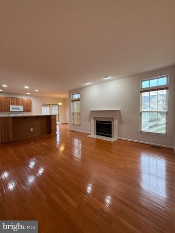 1113 WALKER DR, Fredericksburg, VA 22401
