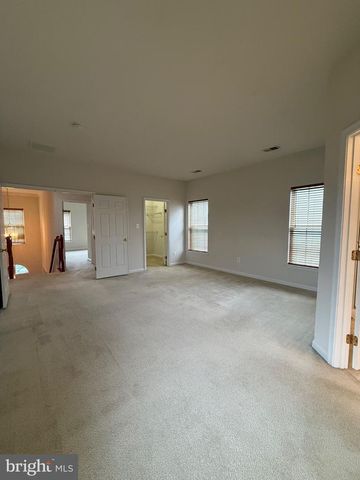 1113 WALKER DR, Fredericksburg, VA 22401
