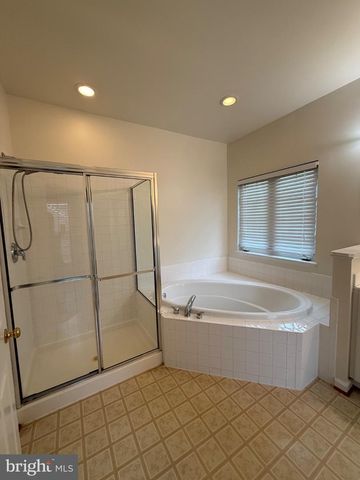 1113 WALKER DR, Fredericksburg, VA 22401