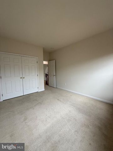 1113 WALKER DR, Fredericksburg, VA 22401