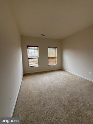 1113 WALKER DR, Fredericksburg, VA 22401