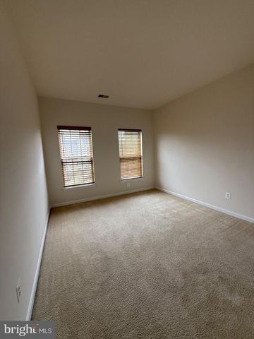 1113 WALKER DR, Fredericksburg, VA 22401