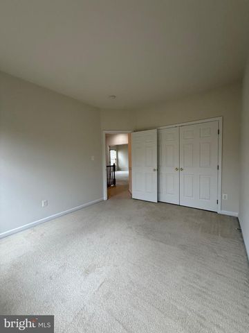 1113 WALKER DR, Fredericksburg, VA 22401