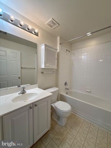 1113 WALKER DR, Fredericksburg, VA 22401