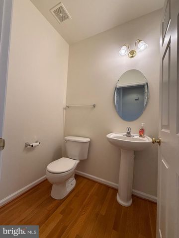 1113 WALKER DR, Fredericksburg, VA 22401