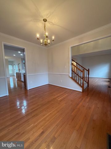 1113 WALKER DR, Fredericksburg, VA 22401