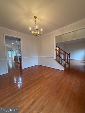 1113 WALKER DR, Fredericksburg, VA 22401