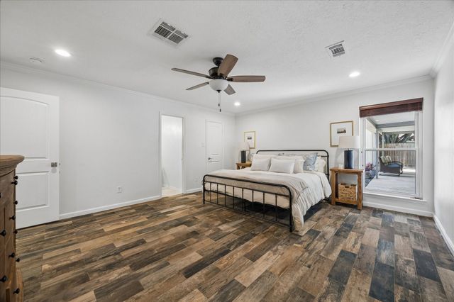 1801 Lazy Creek Lane, Pearland, TX 77581