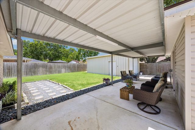 1801 Lazy Creek Lane, Pearland, TX 77581