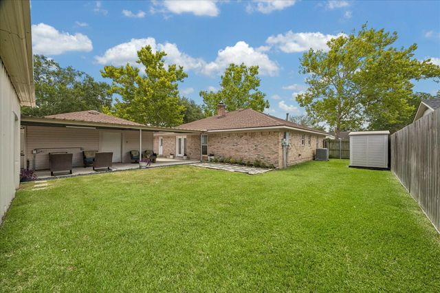 1801 Lazy Creek Lane, Pearland, TX 77581