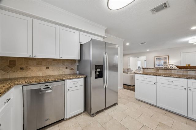 1801 Lazy Creek Lane, Pearland, TX 77581