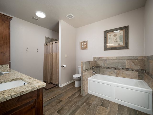 10517 CR 4101, Frankston, TX 75763