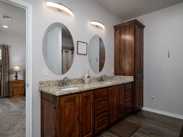 10517 CR 4101, Frankston, TX 75763