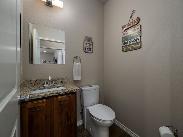 10517 CR 4101, Frankston, TX 75763