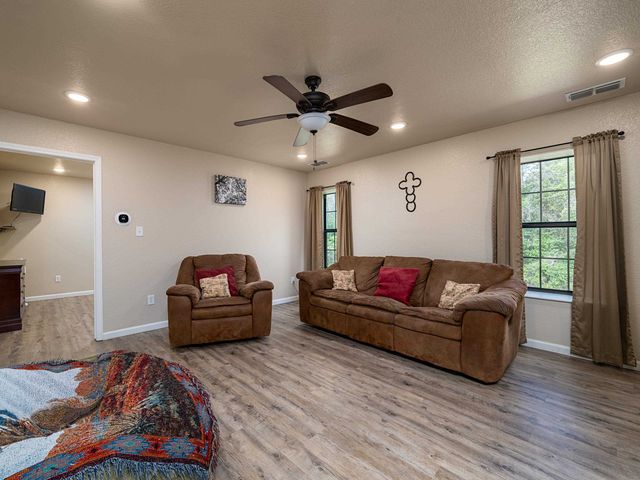 10517 CR 4101, Frankston, TX 75763